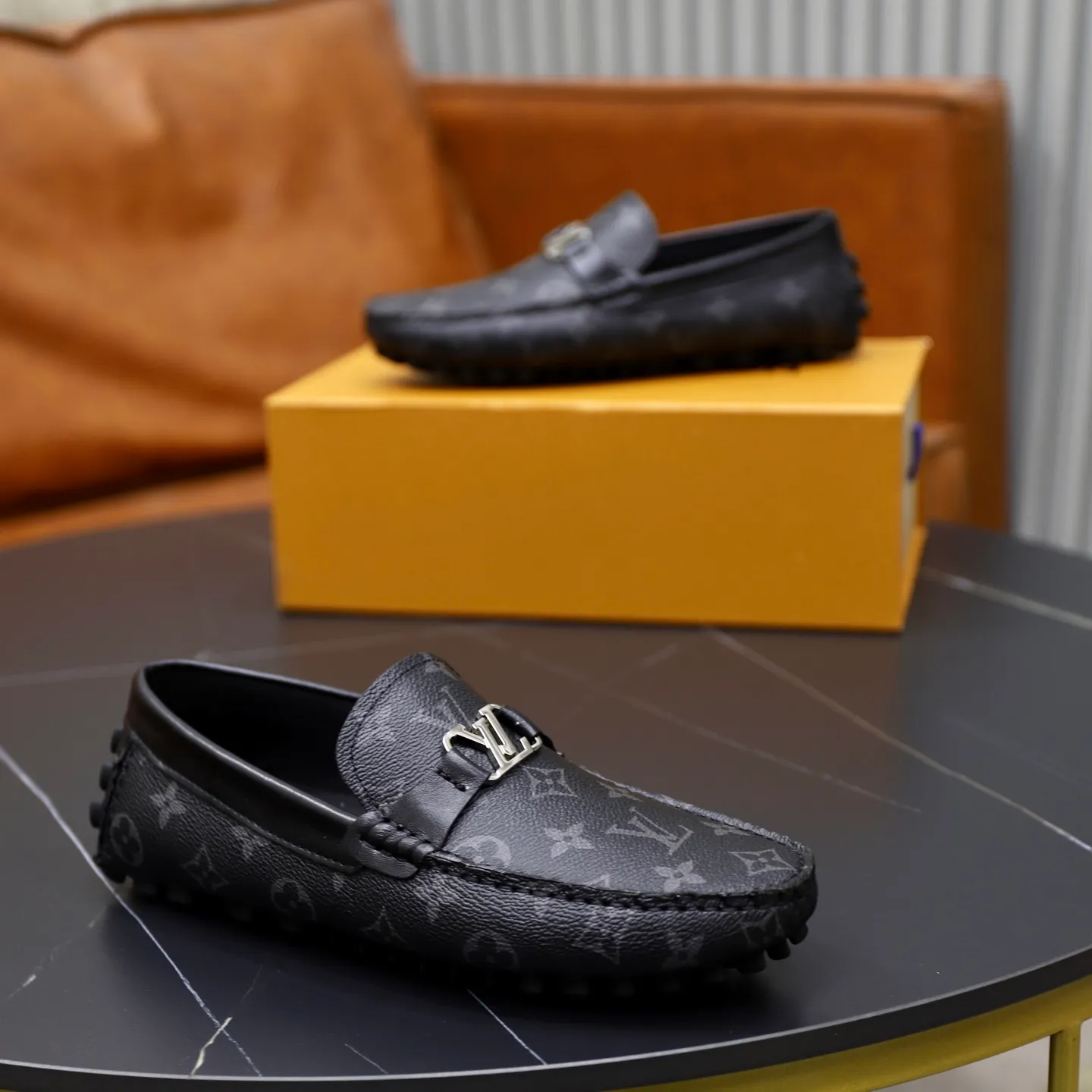 Ex-factory price: 480💰【LV】Louis Vuitton ⚠️High-end men’s driving and pedal series ⚠️38-44 (customized for 45) ⚠️All original cowhide leather! Thick and soft! Made entirely of calfskin lining! The latest non-slip beanie sole! Three-dimensional package technology! Fashionable and classic! Handicrafts! Original high quality! Feel free to compare!